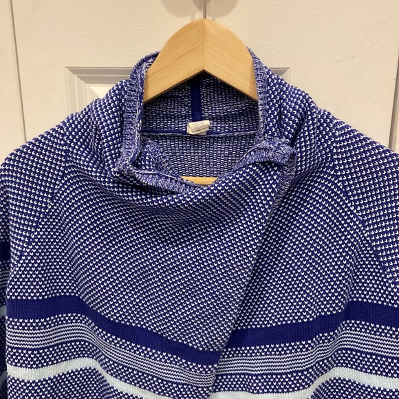 Ivivva Blue & Light Blue Asymmetrical Knit Sweater - Picture 2 of 8